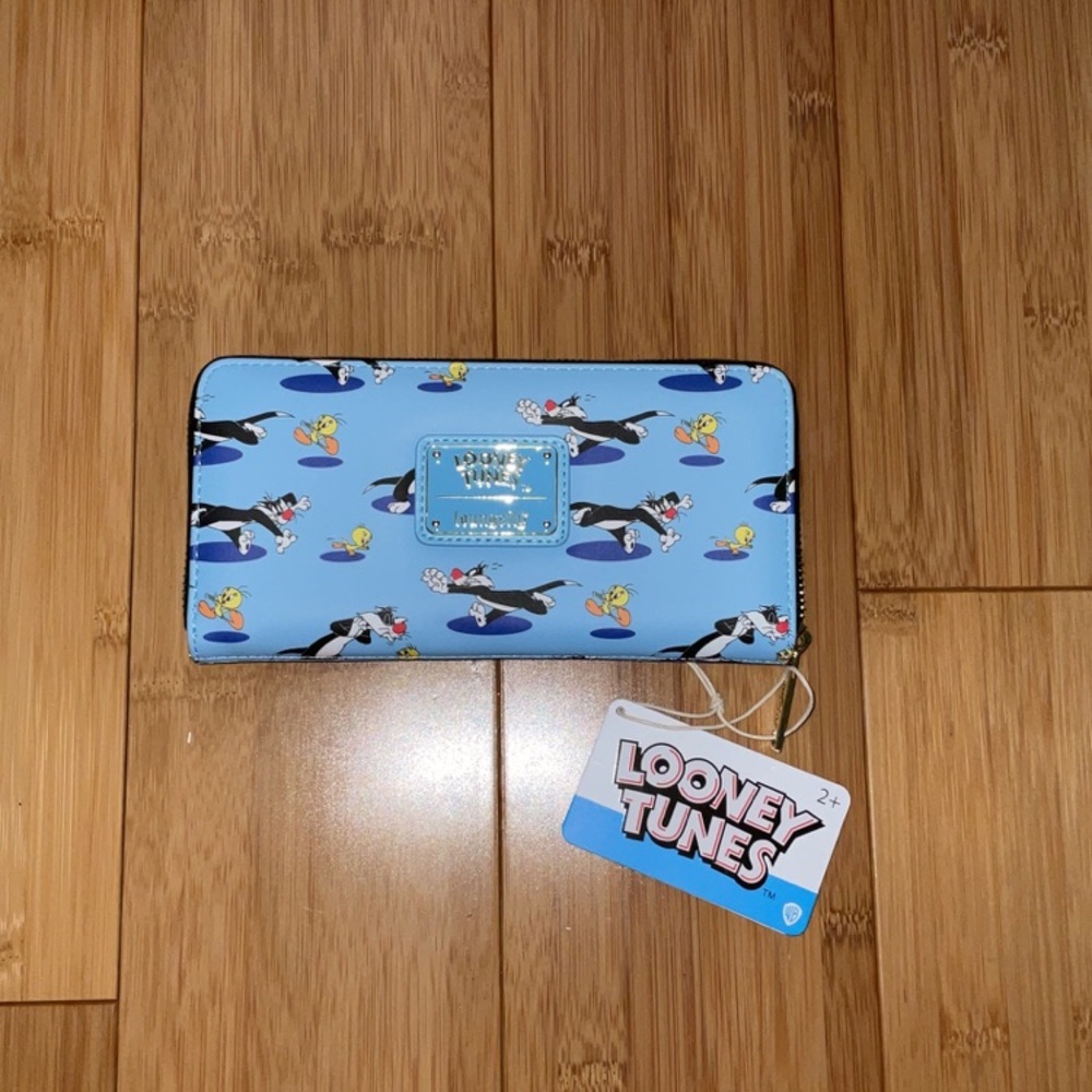 NWT Loungefly Looney Tunes Tweety & Sylvester Wallet